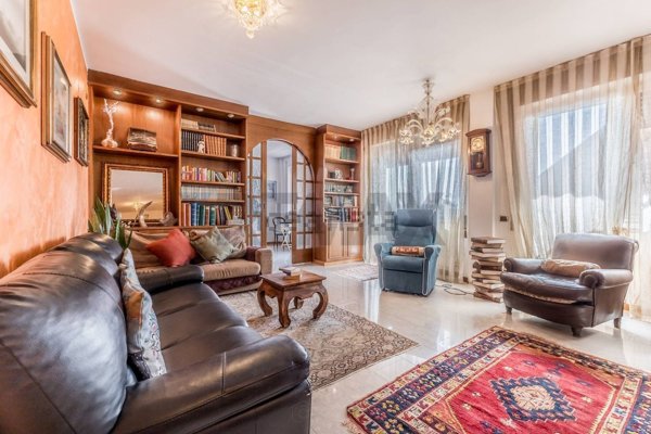 appartamento in vendita a Roma in zona Ardeatino