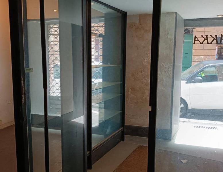 locale commerciale in vendita a Roma in zona Campo Marzio