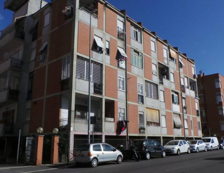 appartamento in vendita a Roma in zona San Basilio