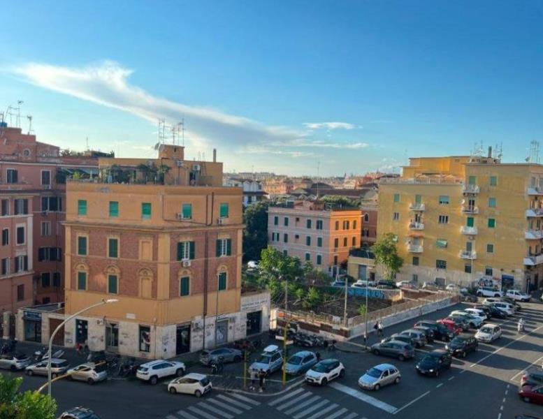 appartamento in vendita a Roma in zona Appio Latino