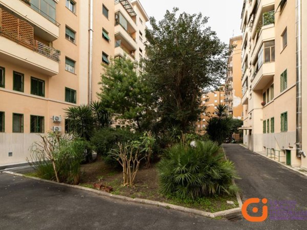 appartamento in vendita a Roma in zona Ostiense