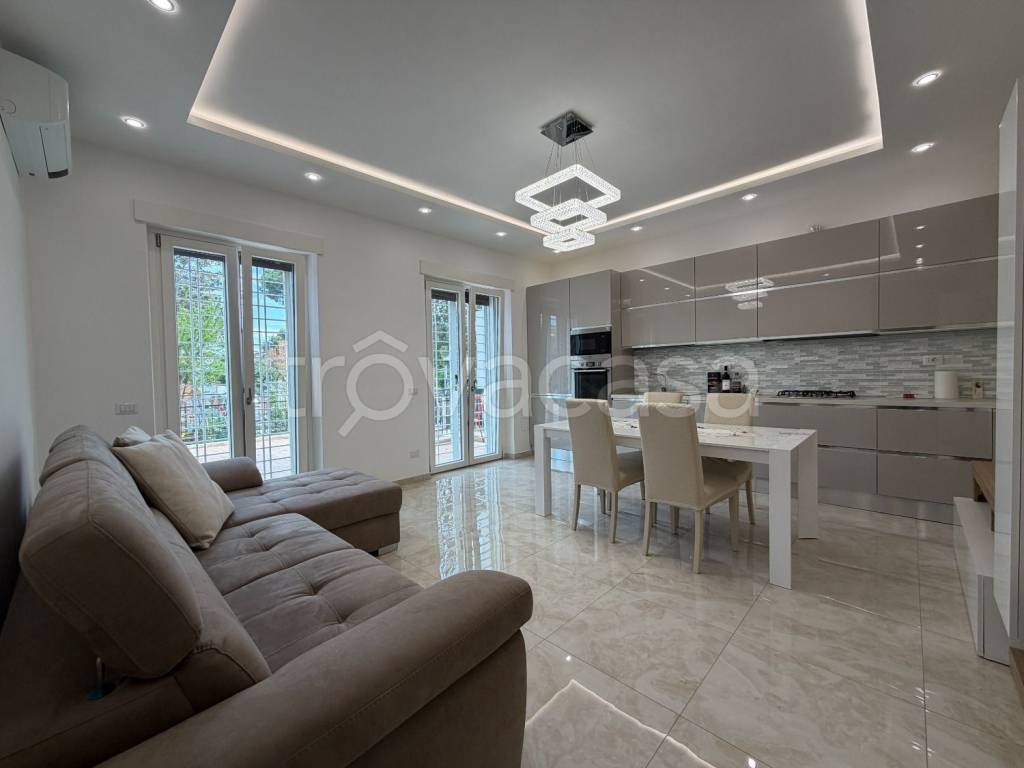 appartamento in vendita a Roma in zona Casal Morena