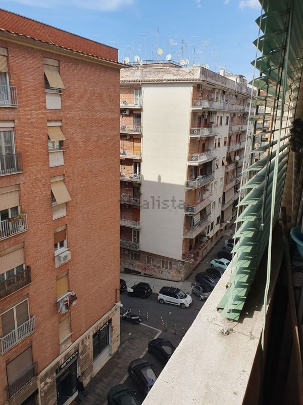 appartamento in vendita a Roma in zona Appio Claudio