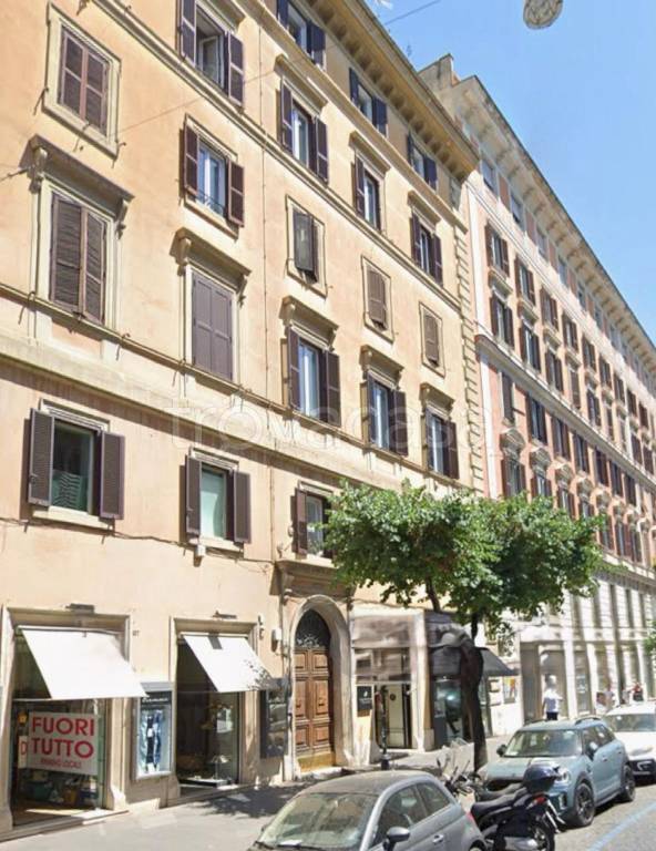 locale commerciale in vendita a Roma in zona Rione Prati