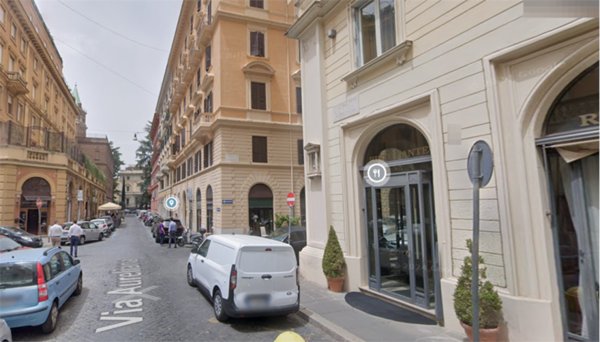 negozio in vendita a Roma in zona Ludovisi/Sallustiano