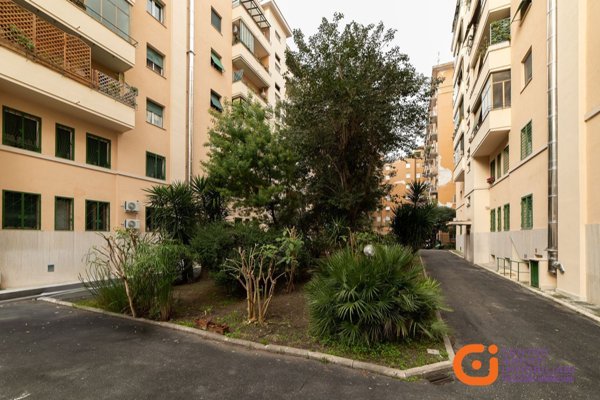 appartamento in vendita a Roma in zona Ostiense