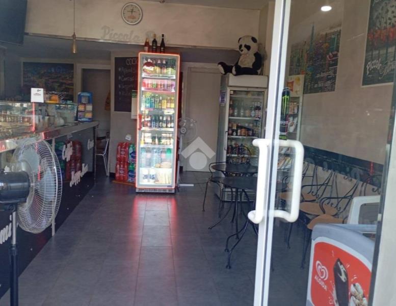 locale commerciale in vendita a Roma in zona Prenestino-Labicano