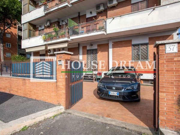 appartamento in vendita a Roma in zona Torre Maura