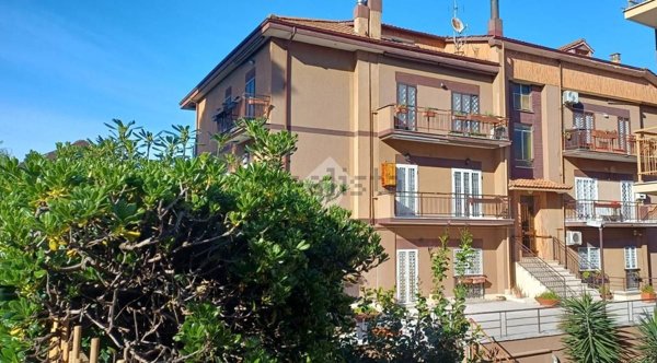 appartamento in vendita a Roma in zona Appio Pignatelli