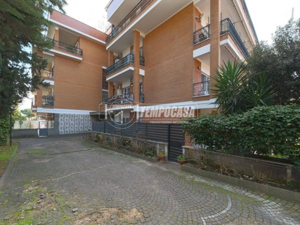 appartamento in vendita a Roma in zona Grottarossa