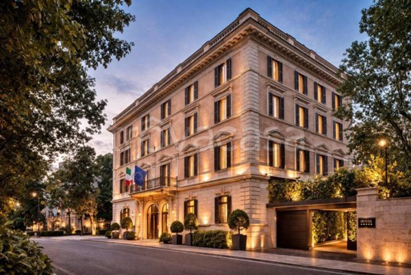 negozio in vendita a Roma in zona Rione Prati