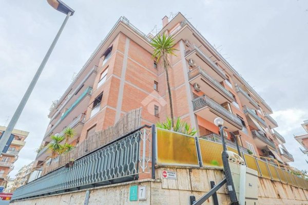 appartamento in vendita a Roma in zona Prenestino-Labicano