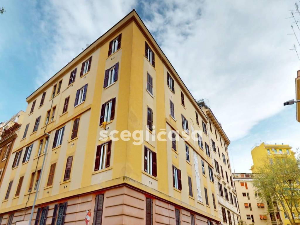 appartamento in vendita a Roma in zona Appio Latino