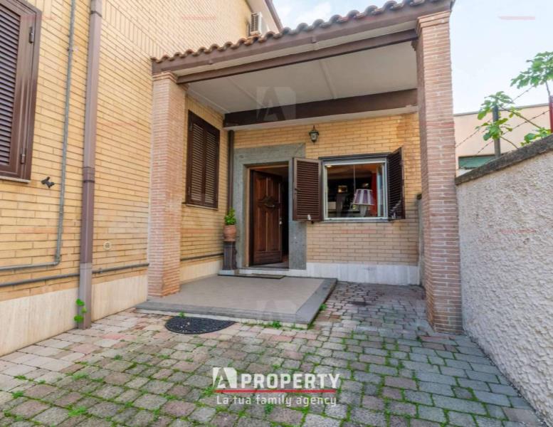 appartamento in vendita a Roma in zona Torre Maura