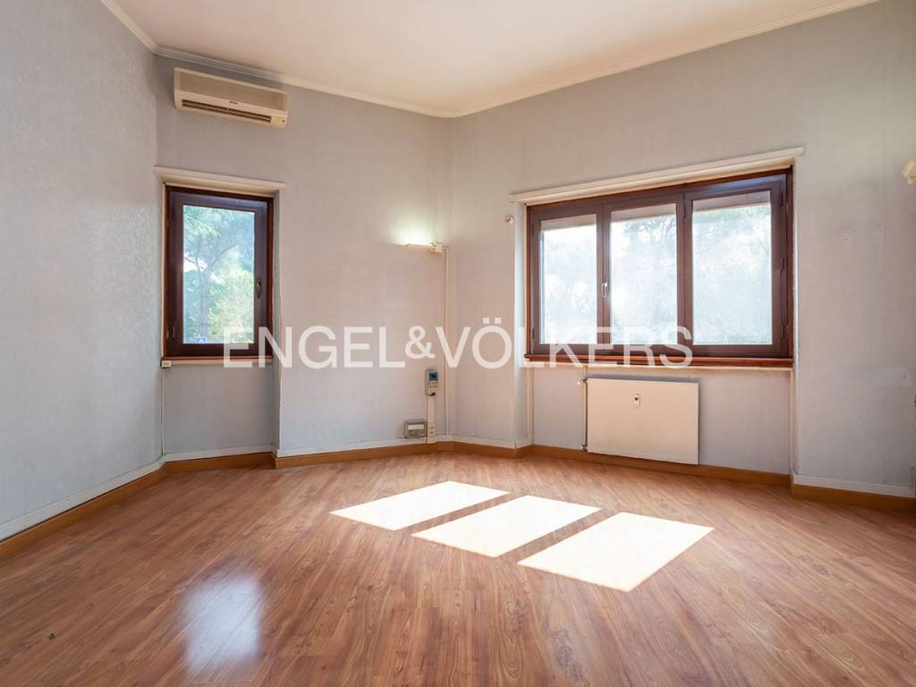 appartamento in vendita a Roma in zona Ardeatino