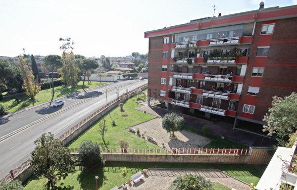appartamento in vendita a Roma in zona Torrino
