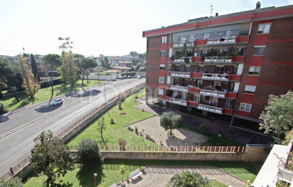 appartamento in vendita a Roma in zona Torrino