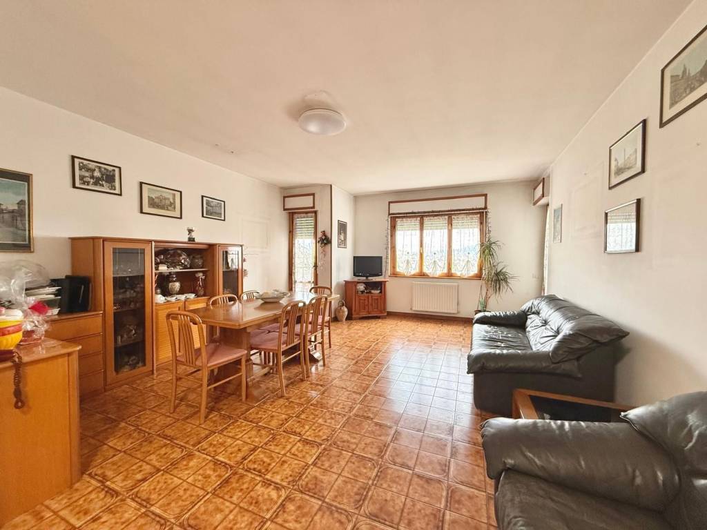 appartamento in vendita a Roma in zona Torre Maura