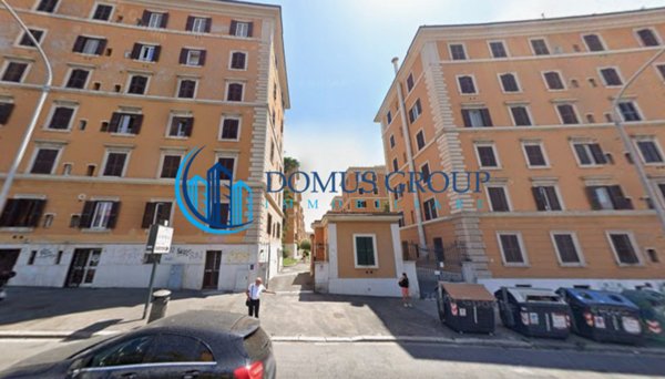 appartamento in vendita a Roma in zona Tuscolano