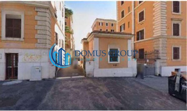 appartamento in vendita a Roma in zona Tuscolano