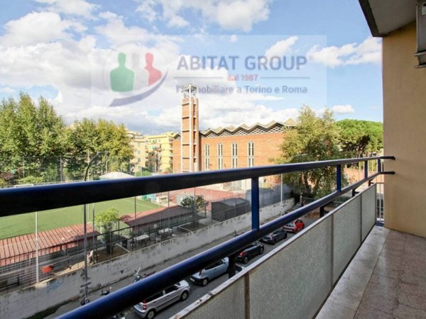 appartamento in vendita a Roma in zona Prenestino-Labicano