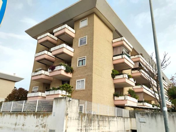 appartamento in vendita a Roma in zona Acilia