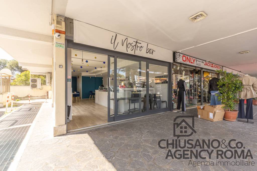 negozio in vendita a Roma in zona Tor di Quinto