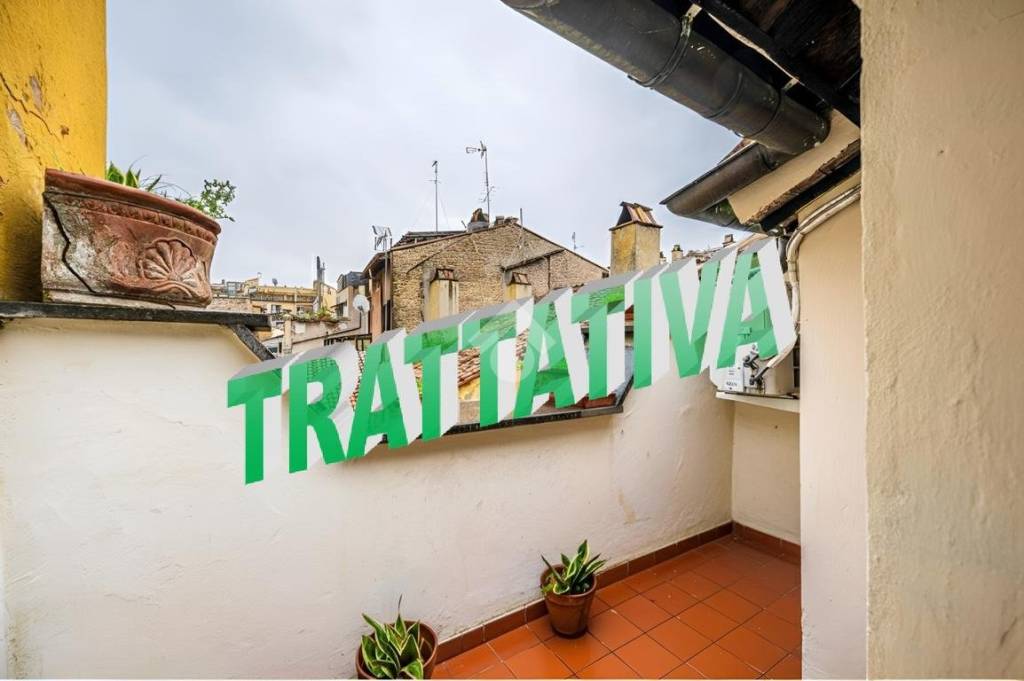 appartamento in vendita a Roma in zona Rione Regola