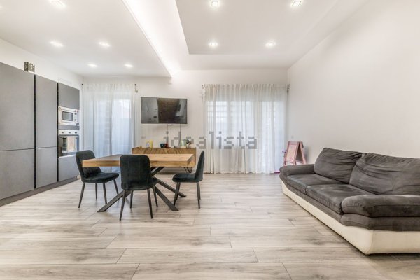 appartamento in vendita a Roma in zona Ardeatino