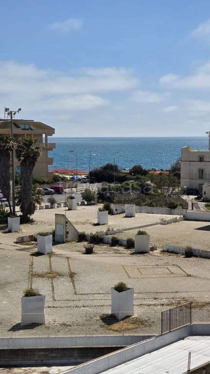 appartamento in vendita a Roma in zona Ostia