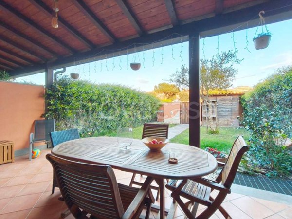 casa indipendente in vendita a Roma in zona Infernetto