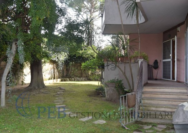 appartamento in vendita a Roma in zona Mostacciano