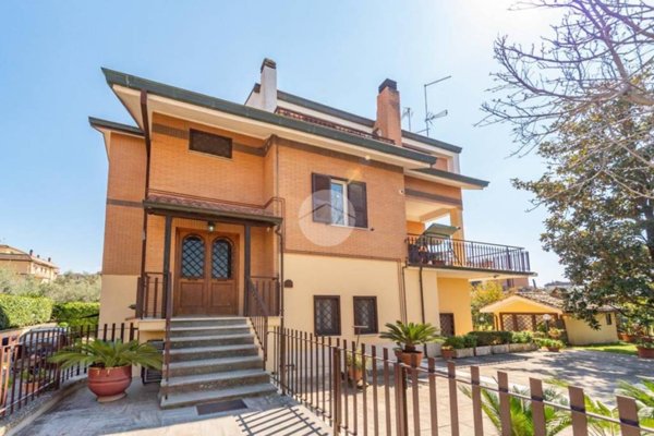 appartamento in vendita a Roma in zona Finocchio