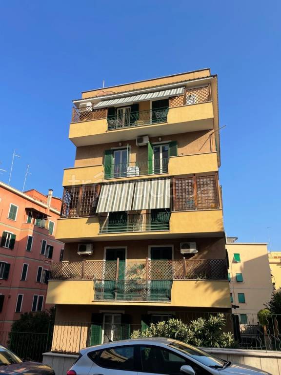 appartamento in vendita a Roma in zona Gianicolense