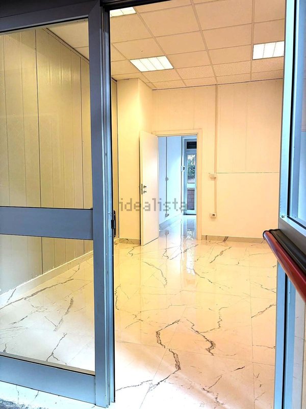 ufficio in vendita a Roma in zona EUR