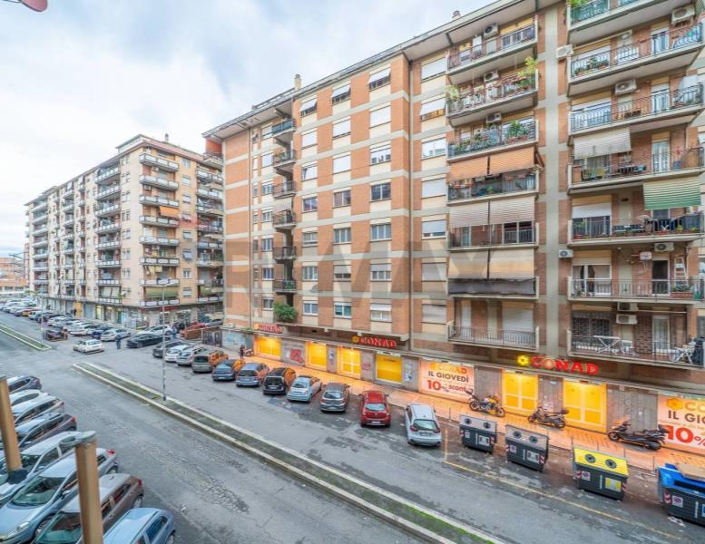 appartamento in vendita a Roma in zona Tuscolano