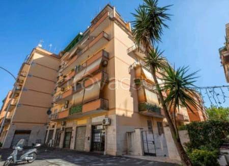 appartamento in vendita a Roma in zona Prenestino-Labicano