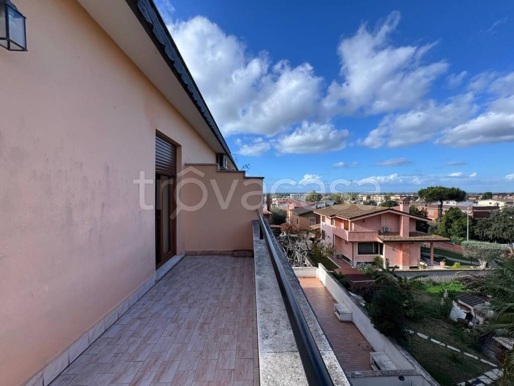 appartamento in vendita a Roma in zona Acilia