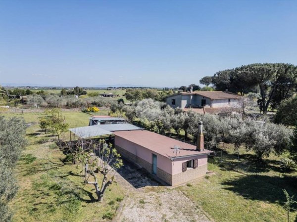 casa indipendente in vendita a Roma in zona Osteria Nuova