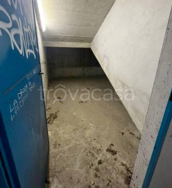 locale commerciale in vendita a Roma in zona Ardeatino