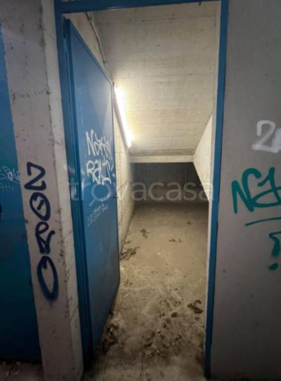 locale commerciale in vendita a Roma in zona Ardeatino