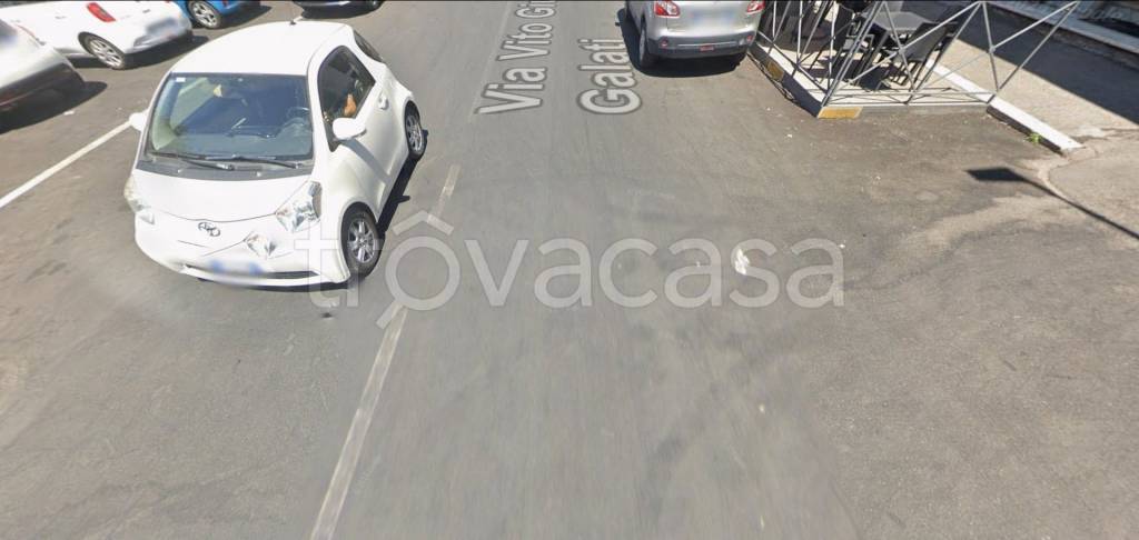 locale commerciale in vendita a Roma in zona Collatino