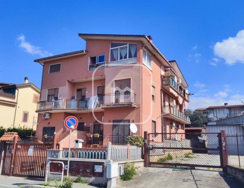 appartamento in vendita a Roma in zona Lunghezza