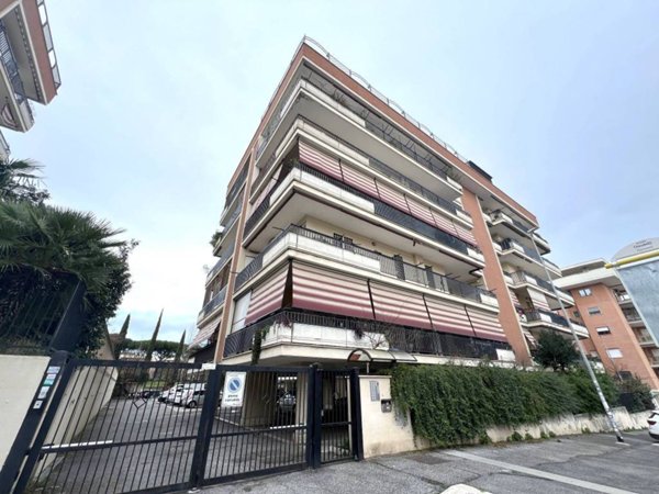 appartamento in vendita a Roma in zona Ponte di Nona