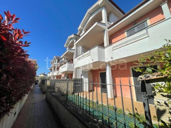 appartamento in vendita a Roma in zona Massimina/Casal Lumbroso