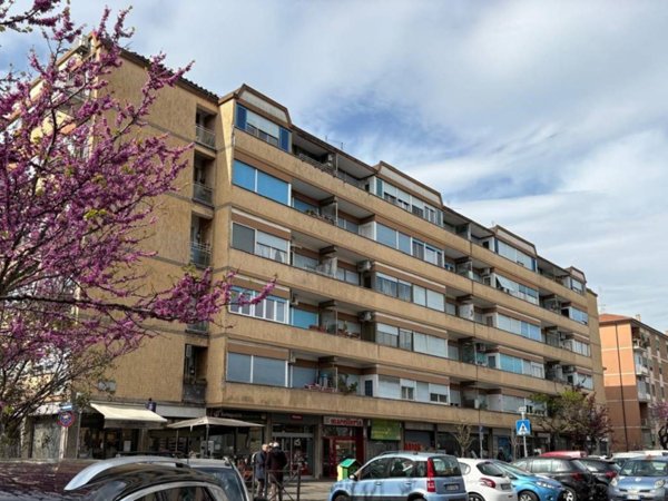 appartamento in vendita a Roma in zona Ostiense