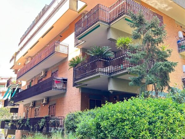 appartamento in vendita a Roma in zona Ardeatino
