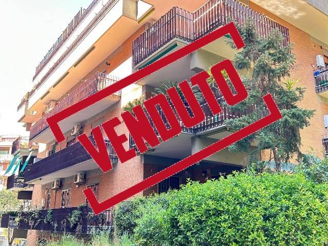 appartamento in vendita a Roma in zona Ardeatino
