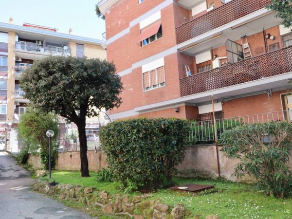 appartamento in vendita a Roma in zona Portuense