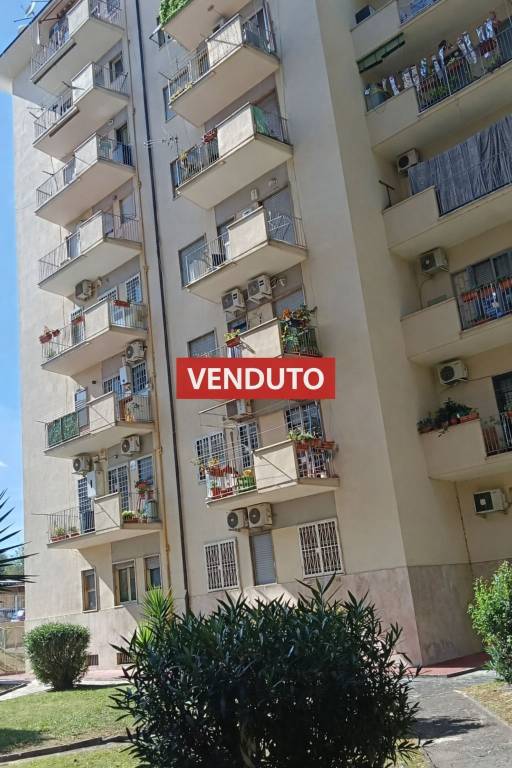 appartamento in vendita a Roma in zona Cinecittà